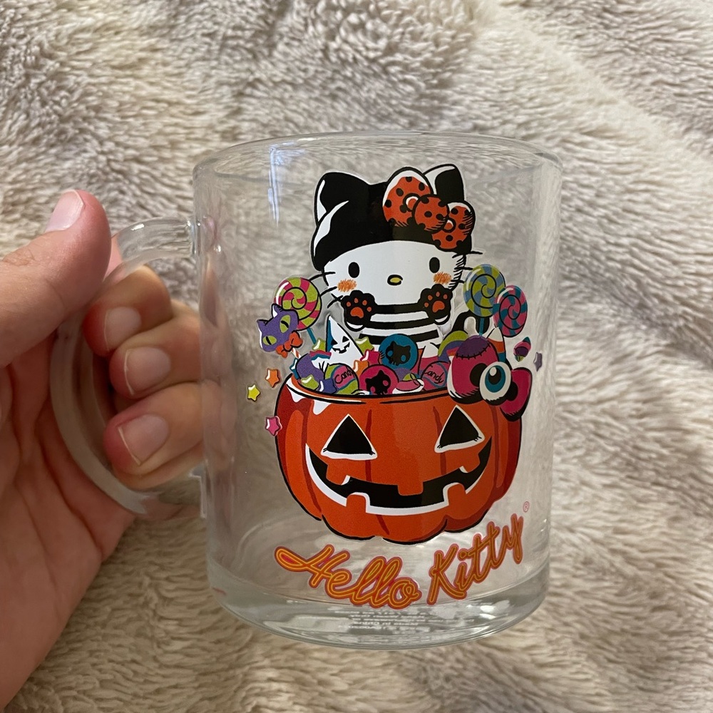 RARE Brand New Hello Kitty Trunk or Treat Glass Mug